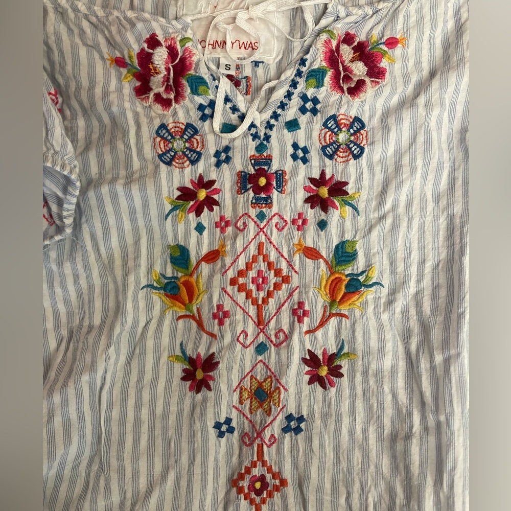 Johnny Was Light Blue Striped Peasant Top with Multicolor Embroidery Size Small - Picture 10 of 12